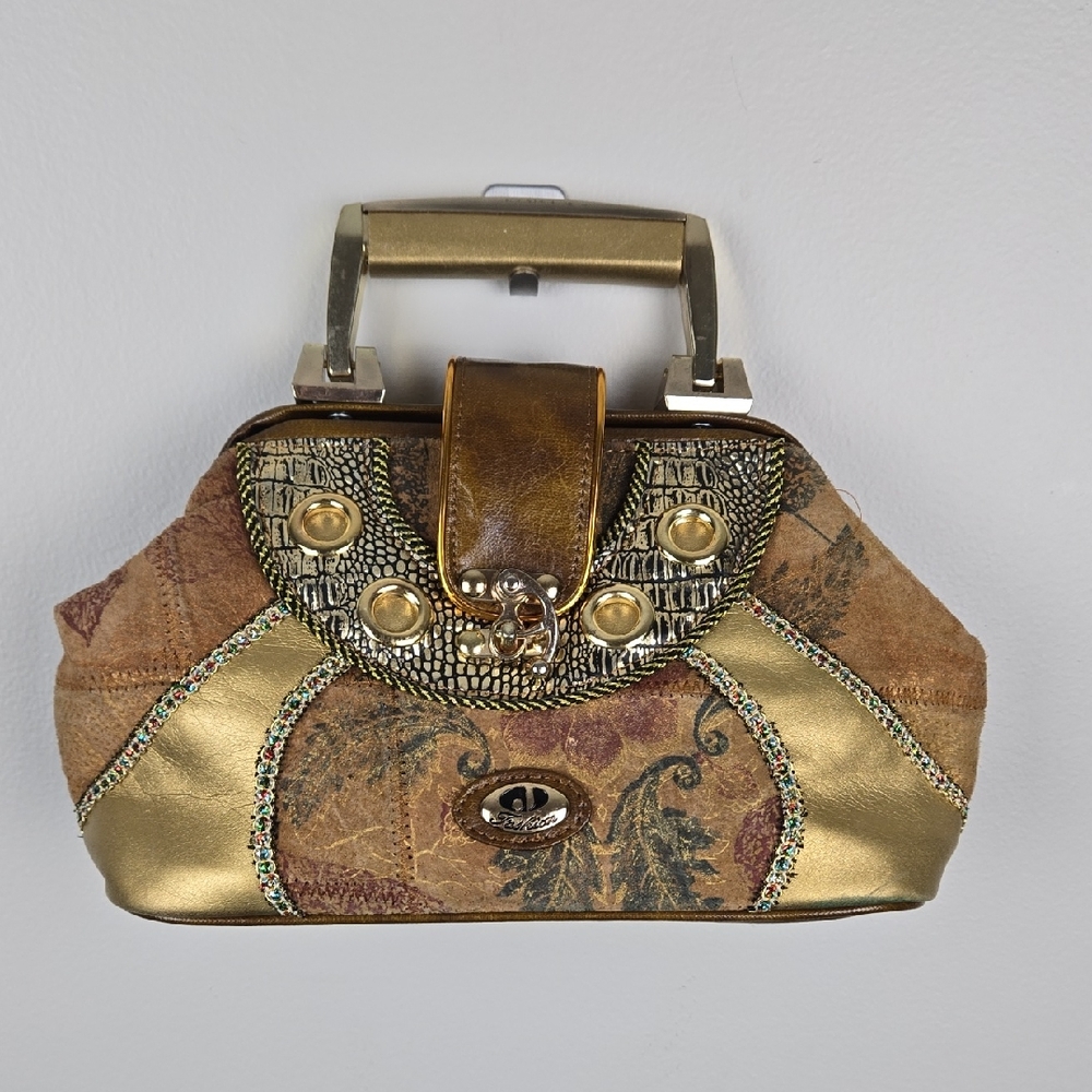 Vintage-Inspired Gold and‎ Brown Clutch